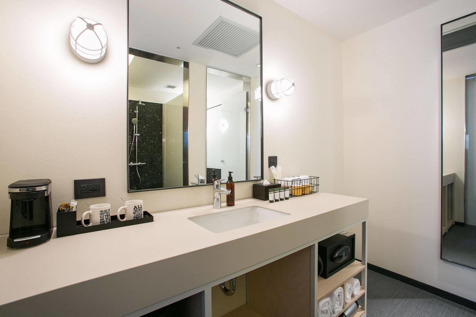 Amba Taipei Zhongshan Ngoại thất bức ảnh