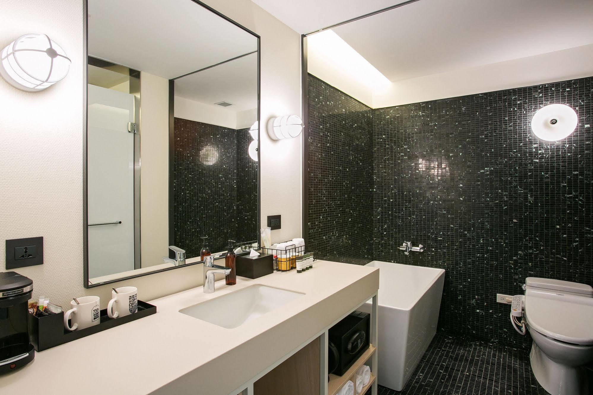 Amba Taipei Zhongshan Ngoại thất bức ảnh
